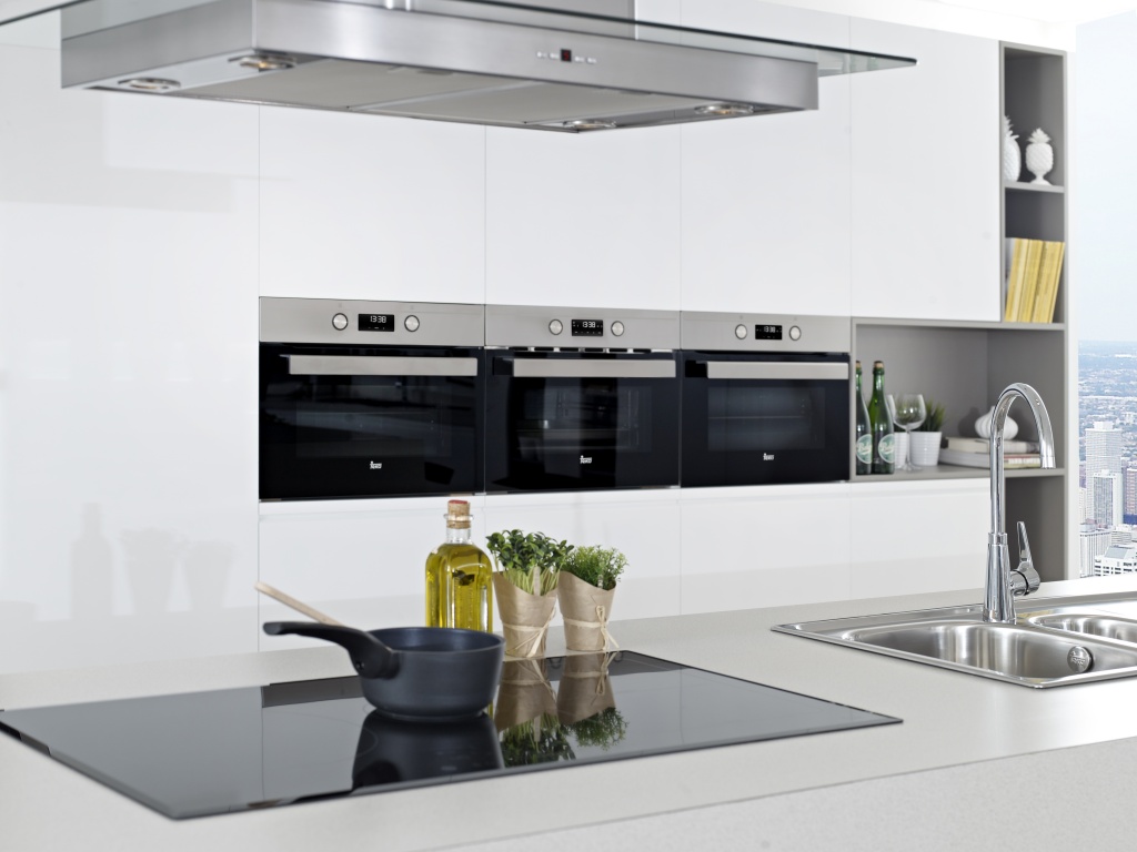 EBON COMPACT RANGE.jpg